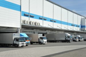 物流業界における人材不足の要因と効果的な対策方法を解説